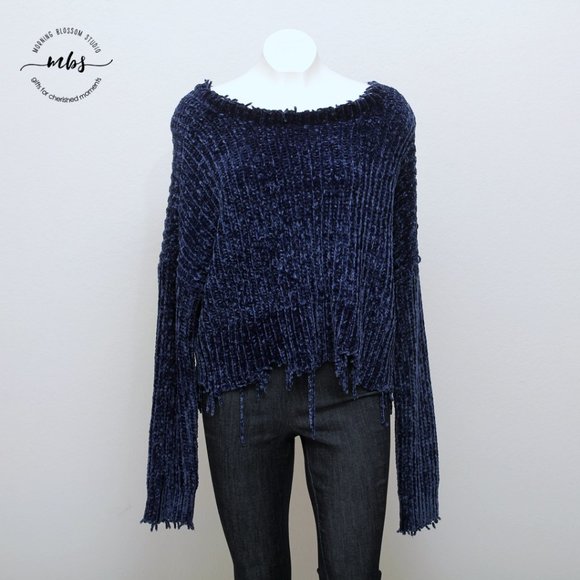 NWT Skylar + Madison Resurrection Oversized Cropped Fringe Sweater Women Size L - Picture 5 of 12